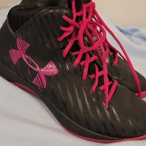 Under Armour Ladies Black and Pink Leather 9.5